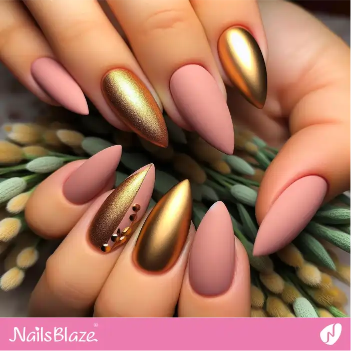 Gold and Peach Fuzz Nail Design | Color of the Year 2024 - NB1742